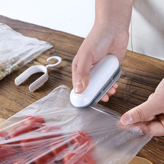 Household Handy Mini Snacks Bag Sealer Clips Hand Pressure Vacuum Food Preservation Sealing Machine Kitchen Supplies